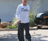 Tony Danza dans les rues de Malibu le 12 août 2011