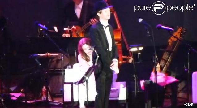 Beck reprend  Les Sucettes  lors de l'hommage à Serge Gainsbourg au Hollywod Bowl de Los Angeles, le 28 août 2011.