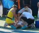 Soigneurs et ramasseurs de balles se sont précipités pour porter secours à la jeune Jamie Hampton, bien aidés par Elena Baltacha, son adversaire du jour à l'US Open 2011 