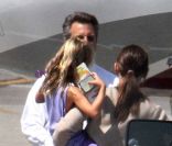 Jennife Garner et sa fille Violet, à l'aéroport de Los Angeles, le 1er septembre 2011.