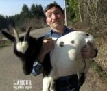 http://static1.purepeople.com/articles/6/86/79/6/@/692019-la-surprise-de-jean-michel-pour-156x133-2.jpg