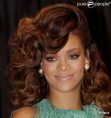 Rihanna est la nouvelle égérie Armani. Pour la nouvelle campagne de publicité, elle a posé devant l'objectif de Steven Klein à New York.