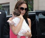 Victoria Beckham avec sa fille Harper lors de la Fashion Week new-yorkaise le 11 septembre 2011