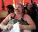 La parodie de Gérard Depardieu et Edouard Baer de l'incident du pipi dans l'avion