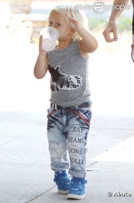 Gwen Stefani et Zuma se promènent à Los Angeles le 15 septembre 2011