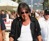 Jacques Dutronc lors du Challenge Henri Salvador le 16 septembre 2011, ouvrant l'international de pétanque de L'Ile-Rousse