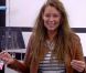 Aurélie est ravie de découvrir la pièce secrète qu'elle va habiter jusqu'à la fin de la semaine dans Secret Story 5