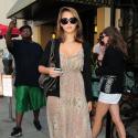 Jessica Alba : Lookée, la jeune maman s'offre un moment d'évasion