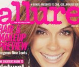 L\'actrice Teri Hatcher, en Une du magazine Allure. Décembre 2005.<br />