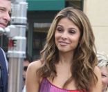 Maria Menounos sur le plateau de l'émission Extra, à Los Angeles le 22 septembre 2011