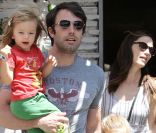 Jennifer Garner avec Ben Affleck, Violet et Seraphina le 17 juillet 2011