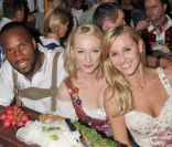 Didier Drogba, Steve Gohouri et Rui Alves à l'Oktoberfest de Munich le 3 octobre 2011