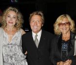 Grace de Capitani, Yvan et Nicoletta lors du 26e gala de l'aide à l'enfant réfugié, au profit des enfants du Cambodge, à la salle Gaveau à Paris le 26 septembre 2011