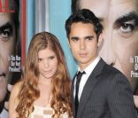 Kate Mara et Max Minghella lors de l'avant-première du film Les Marches du pouvoir à Beverly Hills le 27 septembre 2011