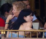 Selma Blair au restaurant avec des amies. Los Angeles, 29 septembre 2011