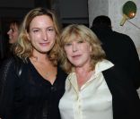 Marianne Faithfull et Zoe Cassavetes lors de la soirée organisée au Derrière, à Paris, le vendredi 30 septembre 2011.