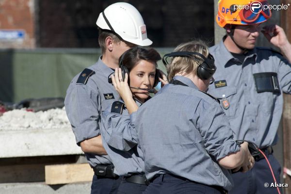 La princesse Marie de Danemark, même enceinte, participait samedi 1er octobre à des exercices de la DEMA, l'agence danoise de gestion des urgences, à Tinglev, dans le Sud du pays.