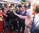  Très populaire, l'excentrique Cayetana a fait le show pieds nus à son troisième mariage. 
 Cayetana Fitz-James Stuart, duchesse d'Albe, a convolé en troisièmes noces mercredi 5 octobre 2011 : âgée de 85 ans, la plus folklo des aristo espagnoles a épousé Alfonso Diez Carabantes, un fonctionnaire de 24 ans son cadet, à Séville. 