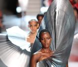 Défilé printemps-été 2012 de Paco Rabanne à Paris le 4 octobre 2011