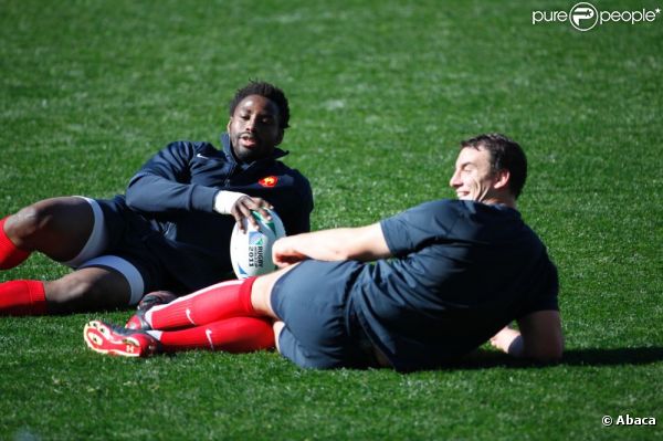Fulgence Ouedraogo et Louis Picamolès le 6 octobre 2011 lors d'un entraînement de l'équipe de France à Auckland
