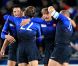  Pape, Heymans, Barcella, Szarzewski savourent leur victoire... 
 Le XV de France a su se transcender et retrouver les valeurs du combat pour dominer (19-12) le XV de la Rose le 8 octobre 2011 et accéder aux demi-finales du Mondial de rugby 2011. 