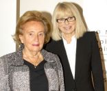 Bernadette Chirac et Mireille Darc lors du lancement de l'opération + de vie à l'hôpital Rothschild à Paris le 7 octobre 2011
