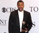 Denzel Washington au théâtre dans  Fences  en 2010 face à Viola Davis. 