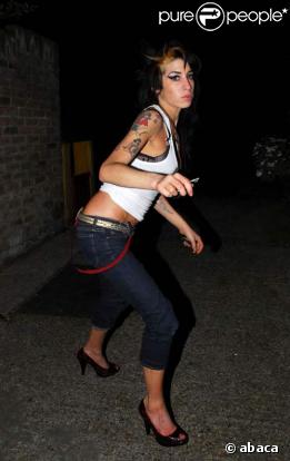 Amy Winehouse est bancale !