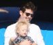 Robin Thicke et son fils Julian au Mr Bones Pumpkin Patch, à Los Angeles, le 9 octobre 2011.