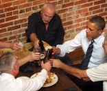 Barack Obama à Orlando après sa conférence. Après l'effort, le réconfort pour le président américain. Le 11 octobre 2011