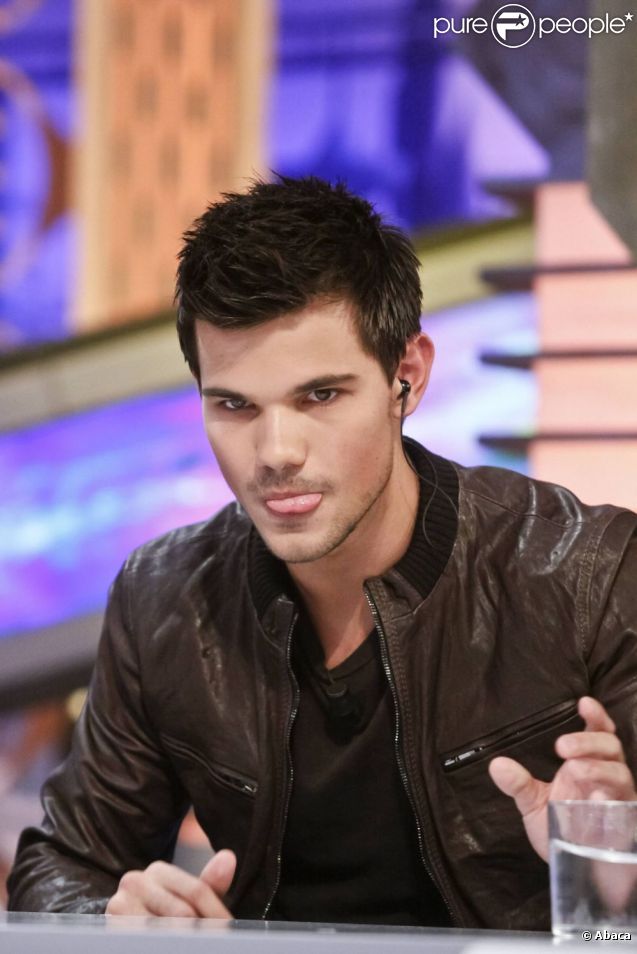 Taylor Lautner, à la télévision espagnole, en septembre 2011.