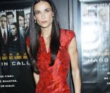 Demi Moore arrivée en solo à la première de Margin Call le 17 octobre à New York. L'actrice n'a jamais été aussi mince. 