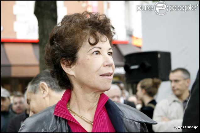 Véronique Colucci lors de l'inauguration de la place Coluche à Paris en 2006 