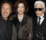 Stéphane Bern et Karl Lagerfeld avec Lady Angelika Cawdor lors du dîner organisé en l\'honneur de Karl Lagerfeld. Le 19 ctobre 2011 au VIP Room