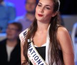 Barbara Morel sur le plateau de  Vendredi sur un plateau , émission diffusée le 14 octobre 2011 sur France 3.