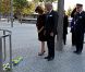 Avant les festivités du soir, les dignitaires scandinaves, ici le roi Carl XVI Gustaf et la reine Silvia de Suède, se sont recueillis à Ground Zero au memorial des attentats du 11 septembre.
Le 100e anniversaire de la Fondation Américano-Scandinave a attiré royaux et chefs d'Etat de Scandinavie à New York. Le 21 octobre 2011, tous se sont rassemblés pour le dîner et le bal donnés au Hilton en l'honneur de l'association.