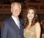 Lutz Bethge, PDG de Montblanc, et Teri Hatcher à la soirée Montblanc Awards, à Berlin, le mardi 25 octobre 2011.