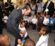 Le prince Daniel de Suède s'est rendu à l'école élémentaire Miner de Washington le 26 octobre 2011, dans la cadre du Nordic Food Day vantant la gastronomie scandinave dans 120 établissements scolaires de la ville.
