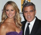 George Clooney en octobre 2011 à Los Angeles auprès de sa nouvelle petite amie Stacey Keibler