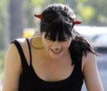 Selma Blair s\'est déguisée en chat pour amuser son fils Arthur, le jour d\'Halloween, le 31 octobre 2011 à Los Angeles