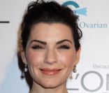 Julianna Margulies a osé le décolleté plongeant pour assister à une soirée caritative à New York le 2 novembre 2011