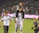David Beckham et ses enfants Brooklyn, Romeo et Cruz le 16 octobre 2011 lors d'un match face aux Chivas USA au Home Depot Center de Los Angeles