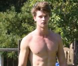 Patrick Schwarzenegger soigne son physique, à Los Angeles le 5 novembre 2011
