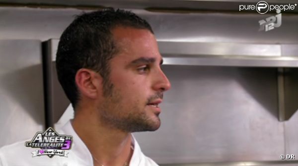 Benjamin se donne à fond pour relever le défi lancé par le traiteur avec qui il a rendez-vous (épisode  Les Anges de la Télé-Réalité  du mardi 8 novembre 2011).