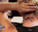Myriam Abel se fait tatouer (épisode Les Anges de la Télé-Réalité du mardi 8 novembre 2011).