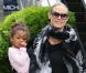 Heidi Klum, avec sa maman Erna et ses filles Lou et Leni, fait du shopping à Los Angeles, le 12 novembre 2011.