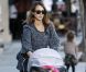 Jessica Alba : Retour à L.A, balade en famille et mystérieux bandage...
