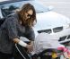 Jessica Alba en balade avec ses deux filles Honor et Haven le 13 novembre 2011 à Los Angeles