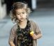 Honor, petite chipie dans les rues de Los Angeles avec sa maman Jessica Alba le 13 novembre 2011 à Los Angeles