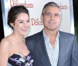 George Clooney et Shailene Woodley lors de la première de The Descendants, à Beverly Hills, le mardi 15 novembre 2011.